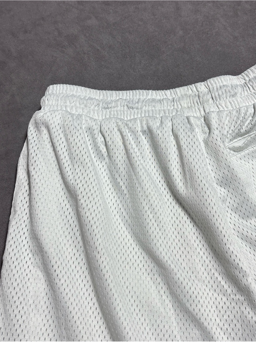 Kith Curtis Mesh Shorts White Script Logo Patch Gym Casual Men's Size Medium - Picture 11 of 13